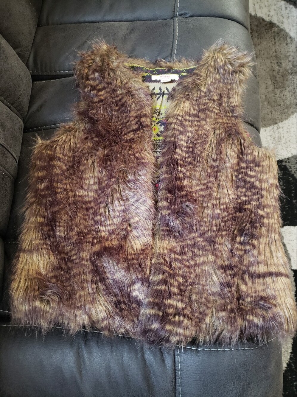 Mossimo Supply Co. Brown Patterned Faux Fur Vest